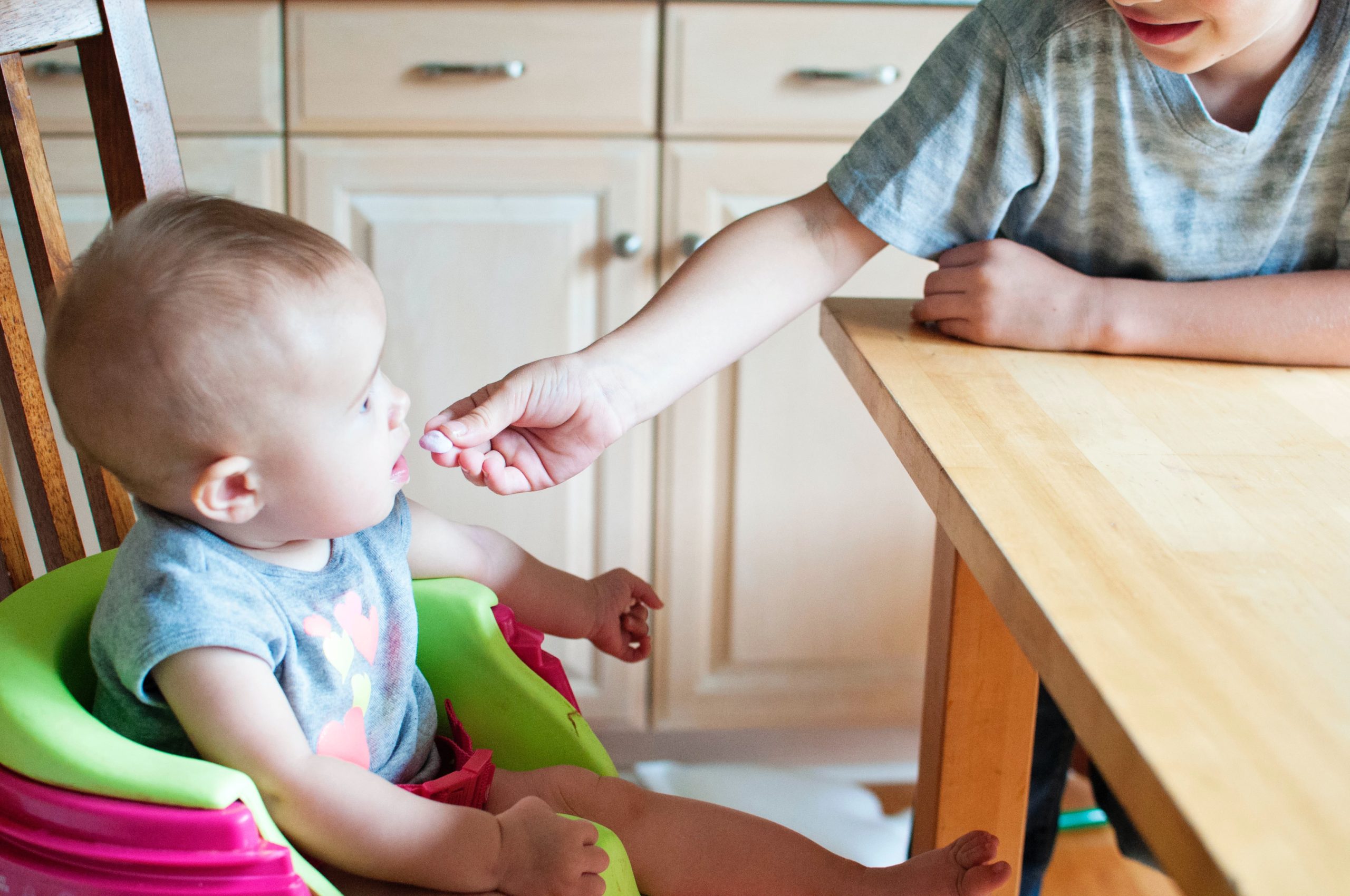 Leia mais sobre o artigo Como iniciar a introdução alimentar do meu bebê?